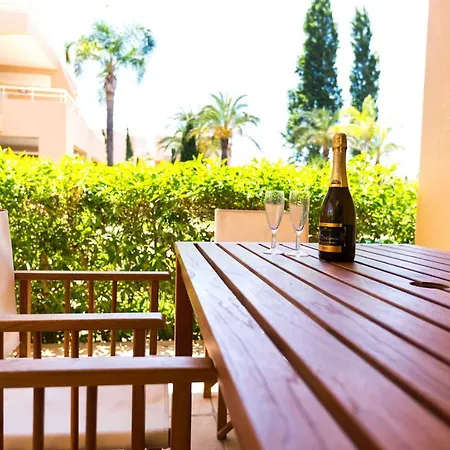 Amazing With Pool • 2 Bed, Wifi, Golf B2 Vakantiehuis *